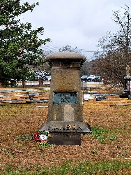 File:John Hansen Grave.jpg