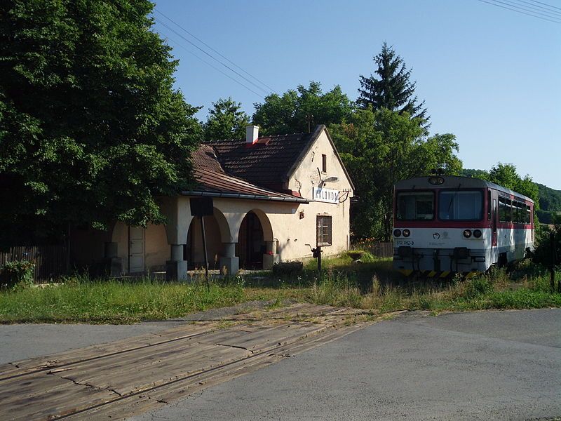 File:Kalonda train stop.JPG