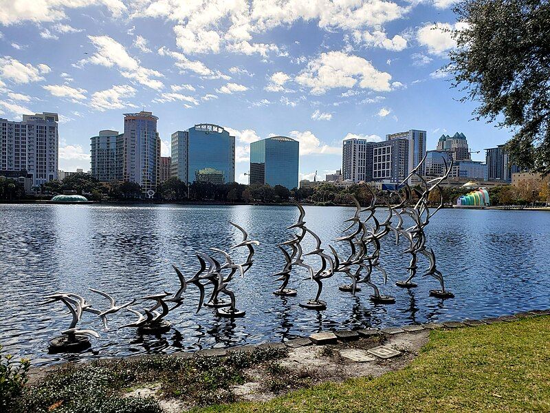 File:Lake-eola-park-orlando-florida.jpg