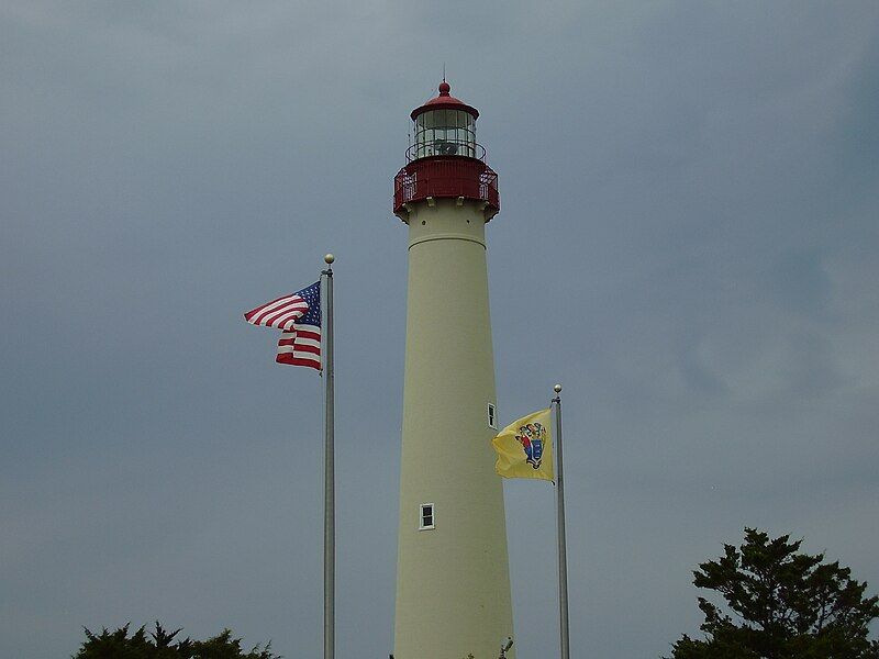 File:Lighthouseflags.jpg