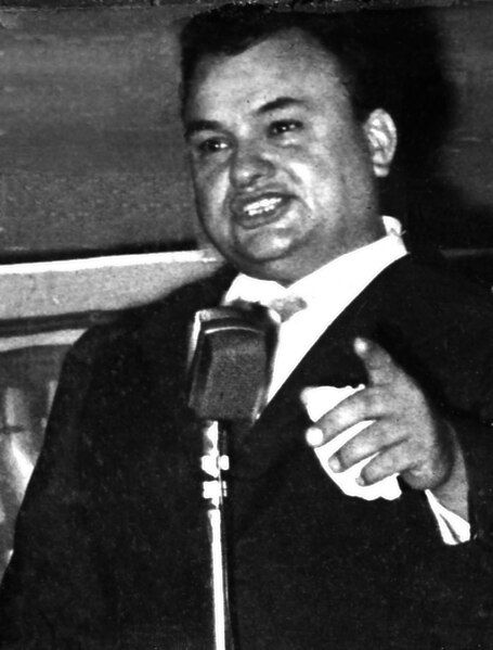 File:Luciano Tajoli 1958.jpg