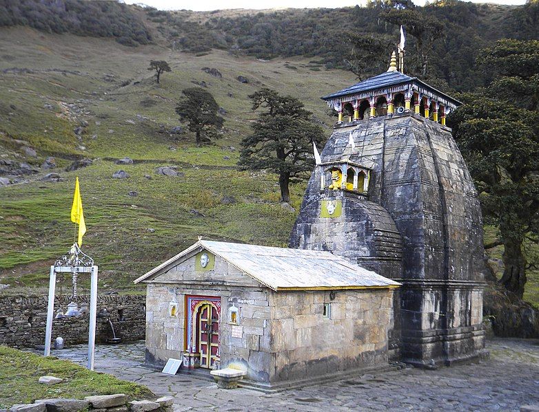 File:Madhyamaheshwar Temple, Uttarakhand.JPG