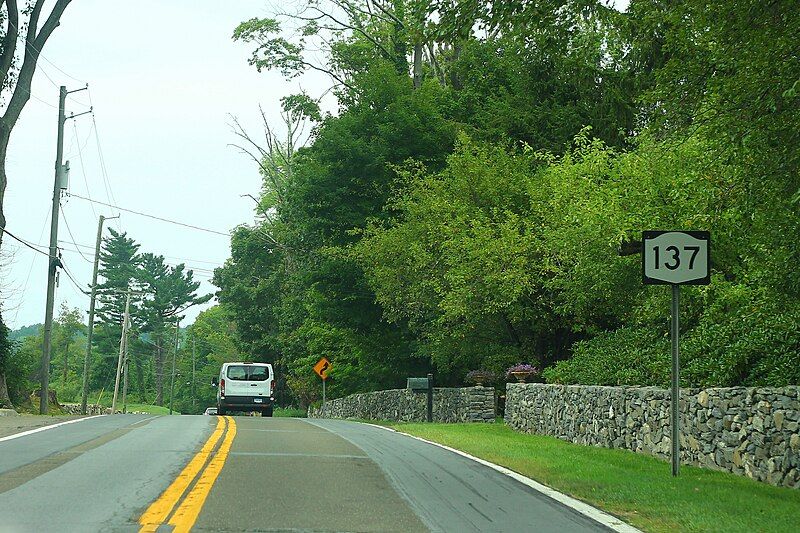 File:NY137nSignRoad (32247255613).jpg