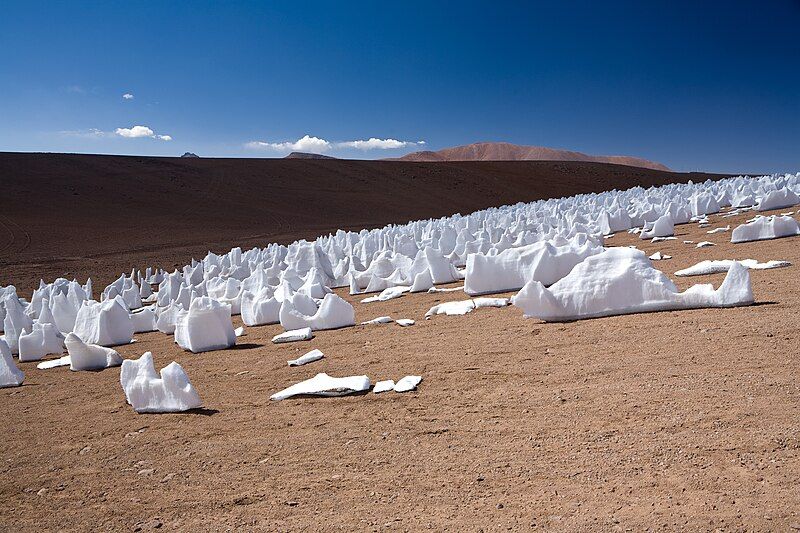 File:Penitentes Chajnantor.jpg