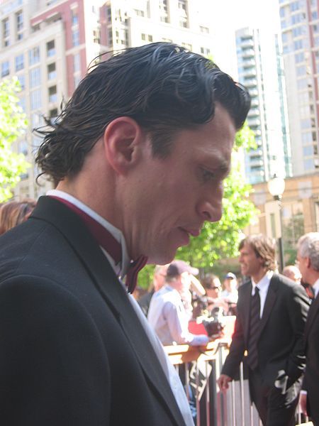 File:Rodbrindamour 2006nhlawards.jpg