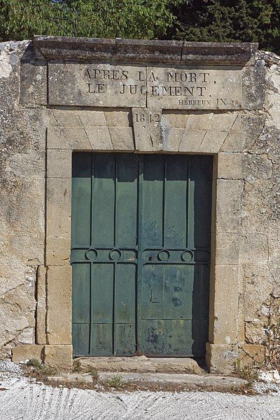 File:Salinelles-Cimetière protestant.jpg