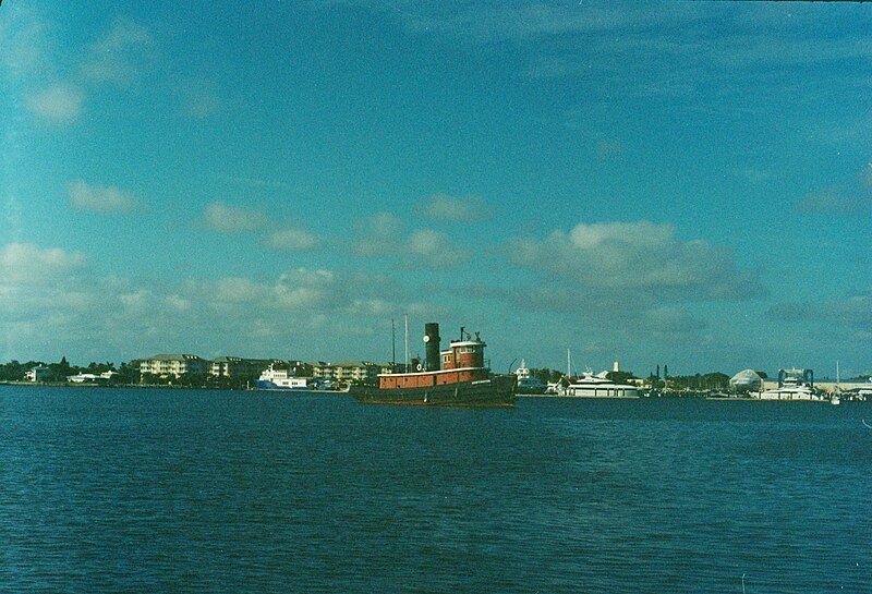 File:Tugboat Huntington.jpg