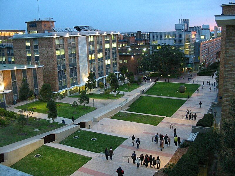 File:UNSW Main Walk.jpg