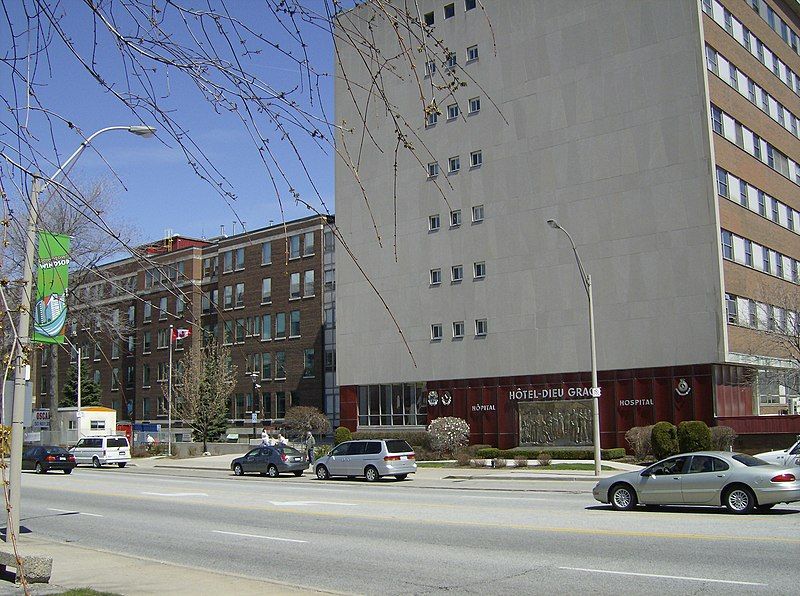 File:WindsorHotelDieuGraceHospital.jpg