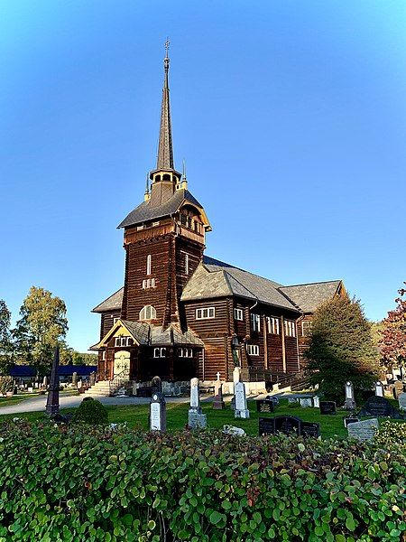 File:Åmot kirke, Rena.jpg