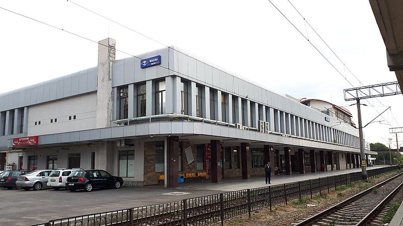 File:20171006-101418-bacau-train-station.jpg