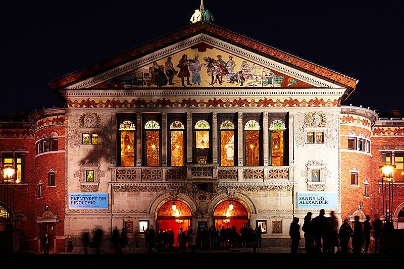 File:Aarhus Theater (11834393673).jpg