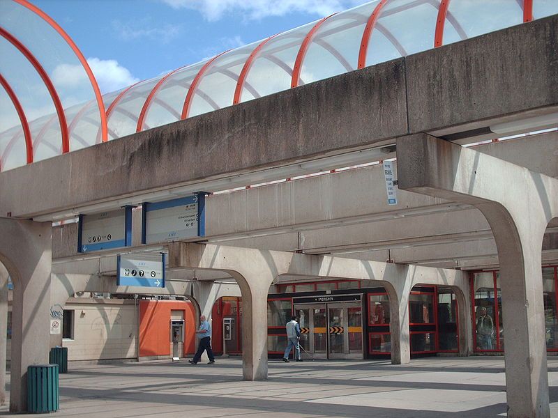 File:Angrignon Metro Terminus.jpg