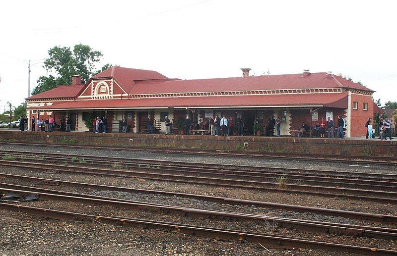 File:Benalla station building.jpg