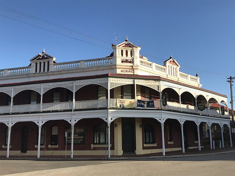 File:CastleHotelYork.jpg