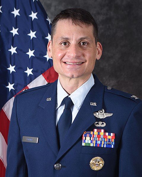 File:Col Byron Pompa.jpg