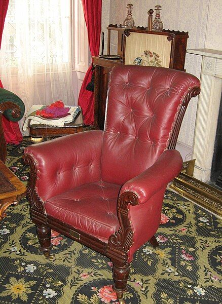 File:Dickens-chair.jpg