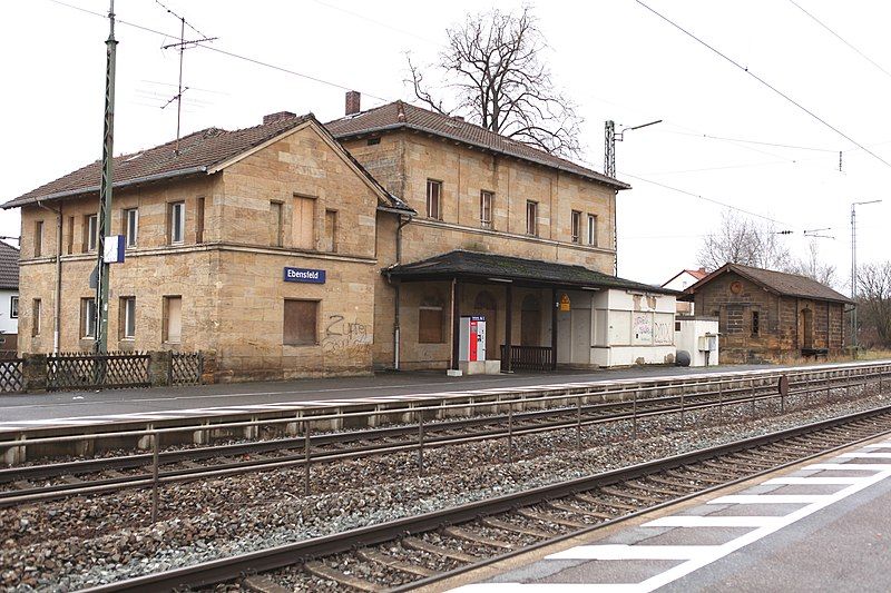 File:Ebensfeld-Bahnhof-01.jpg