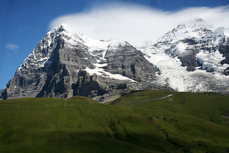 File:Eiger und Mönch.jpg