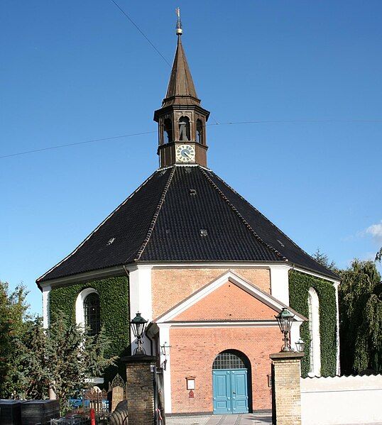 File:Frederiksberg Kirke.jpg