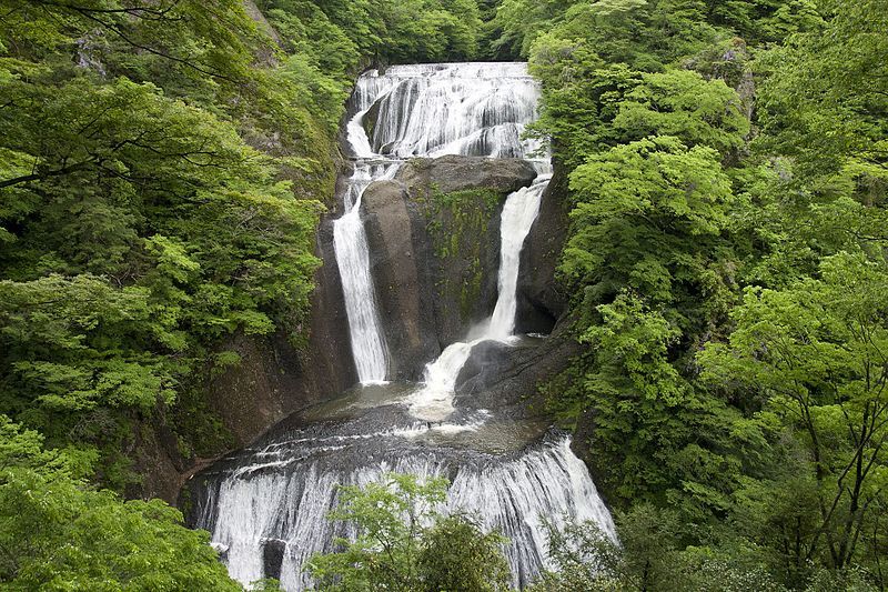 File:Fukuroda Falls 36.jpg