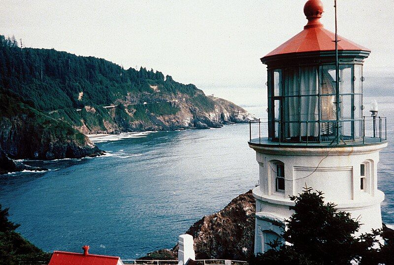 File:HecetaHeadLighthouse.jpg