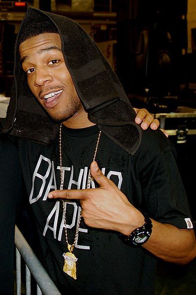 File:Kid Cudi pointing.jpg