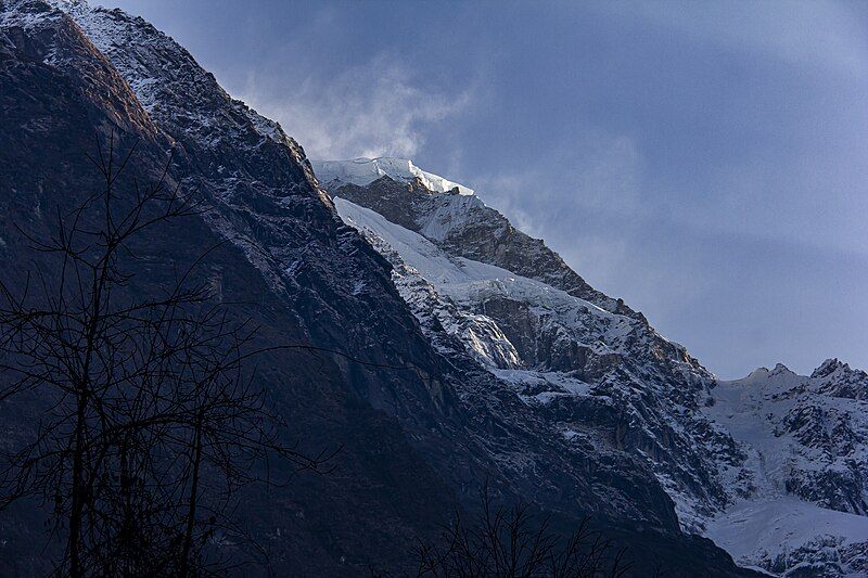 File:Lamjung Himal.jpg