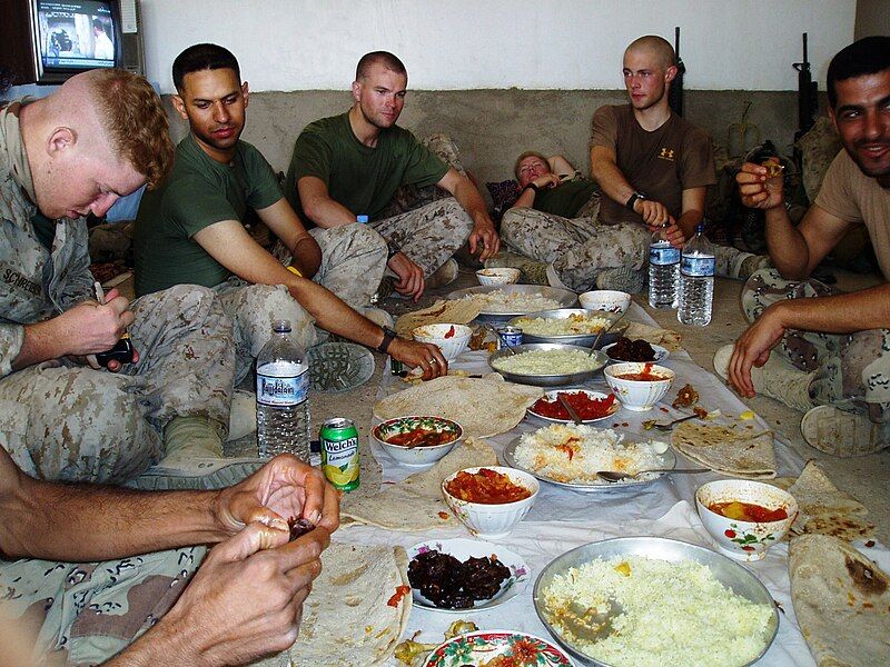 File:Lunch Iraq.jpg