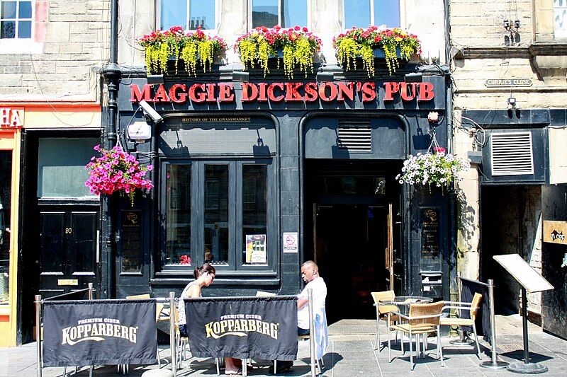 File:Maggie Dickson's Pub.jpg