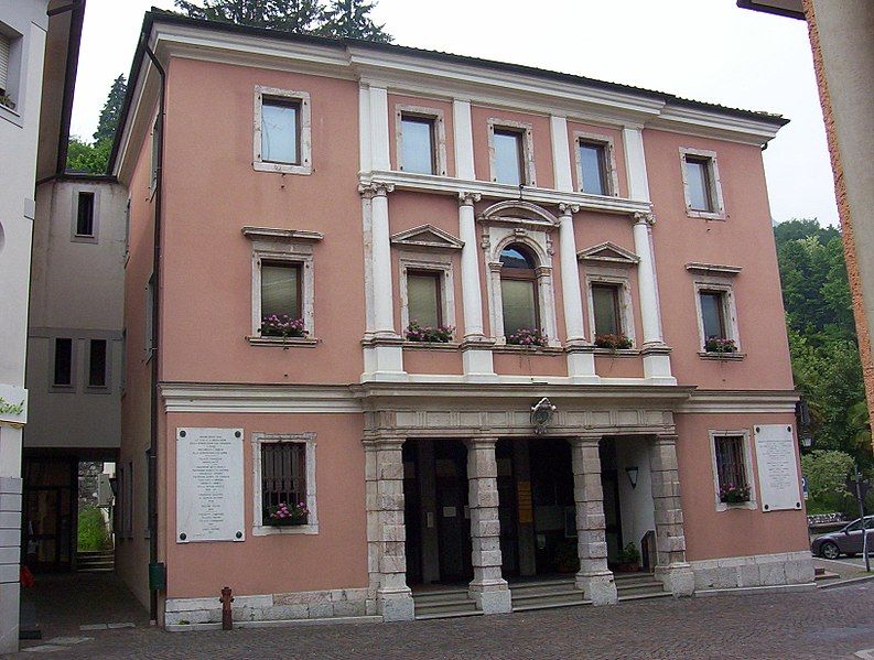 File:Moggio Udinese Municipio.jpg