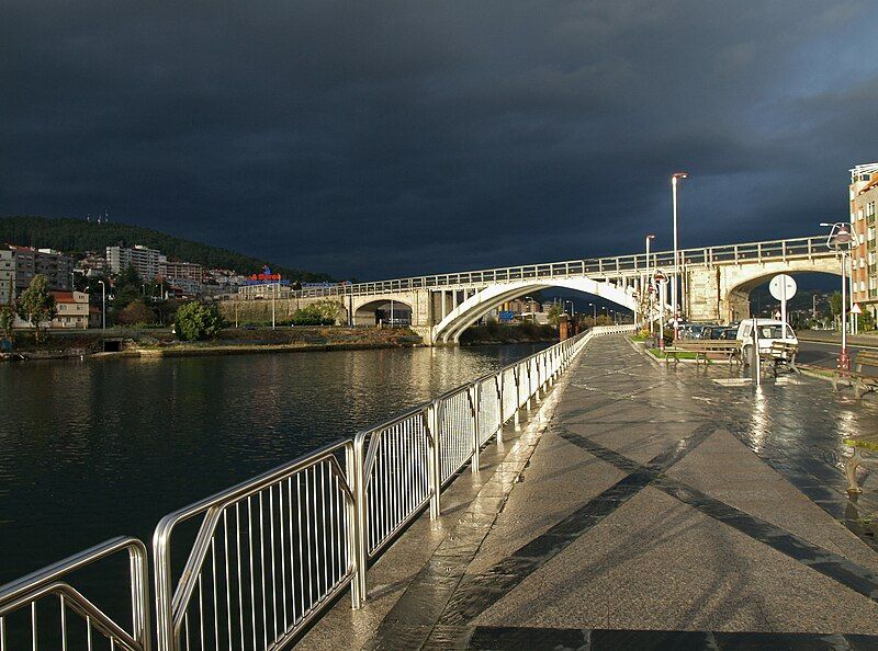 File:Pontevedra-Puente-de-la-Barca.jpg