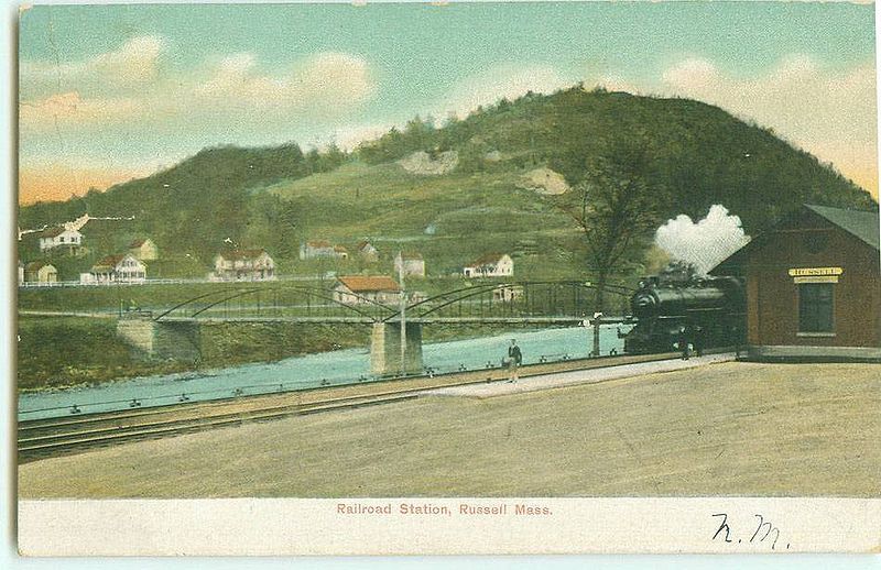 File:PostcardRailroadStationRussellMA19011907.jpg