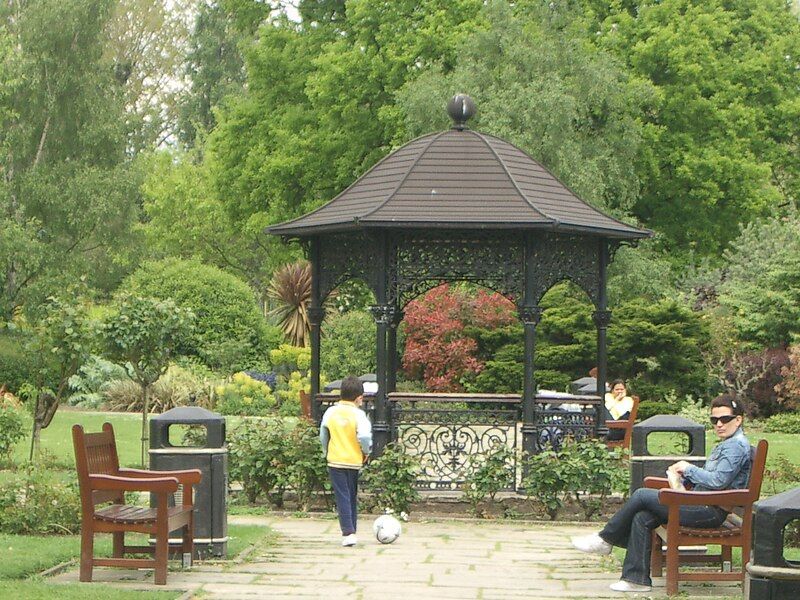 File:Roundwood Park Gazebo.jpg