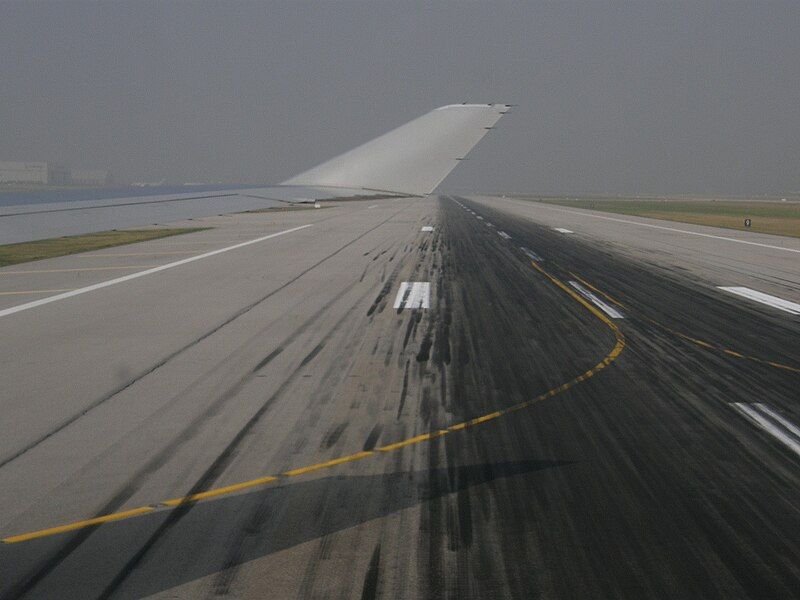 File:Runway.jpg