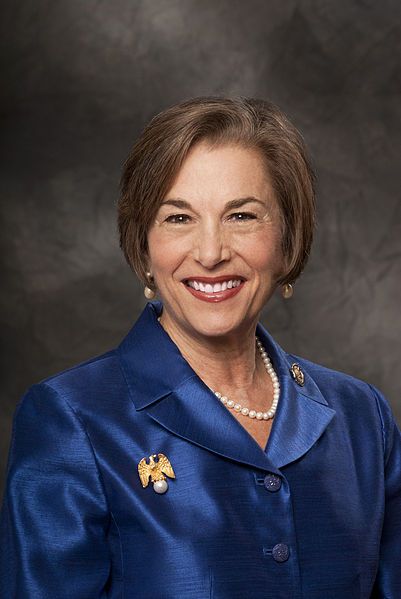 File:Schakowsky-Portrait-2013.jpg