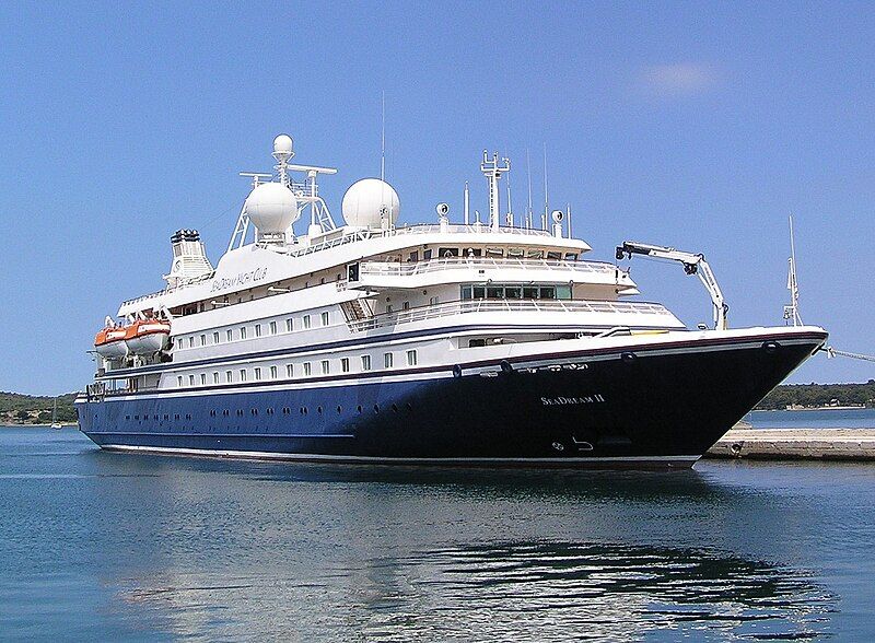 File:SeaDream II yacht.jpg