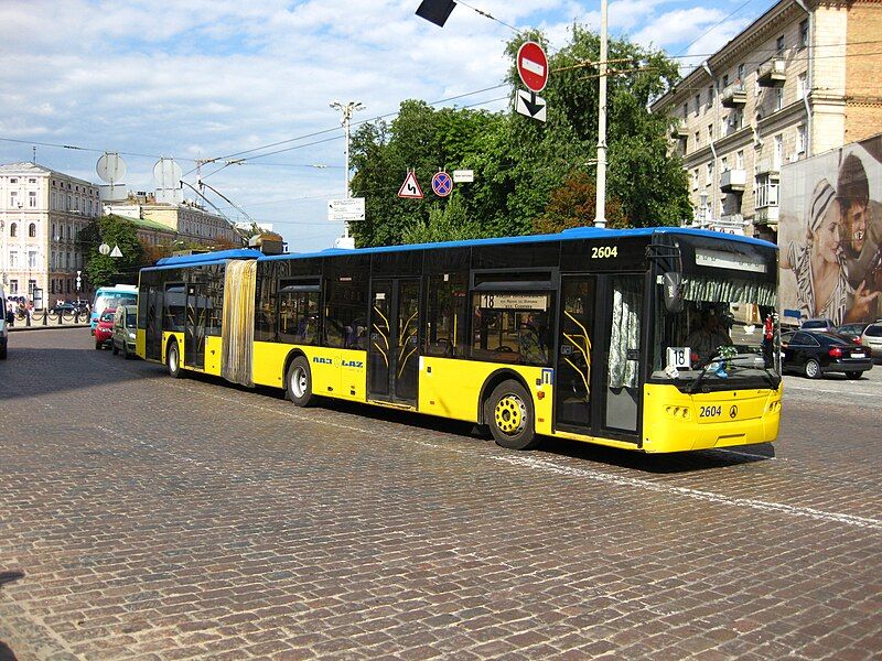 File:Trolleybus LAZ E301.jpg