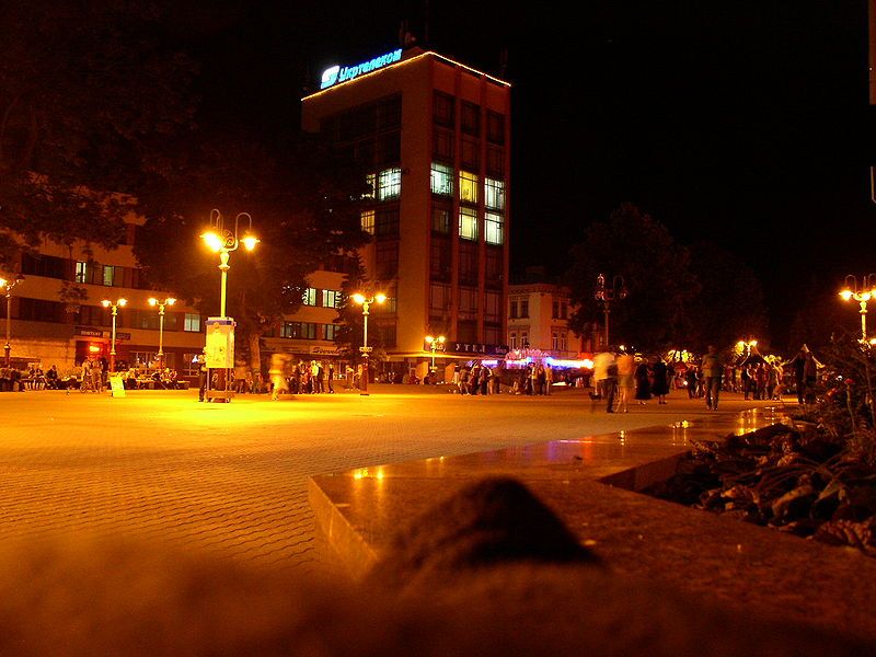 File:Ukraine-Ivano-Frankivsk at Night-1.jpg