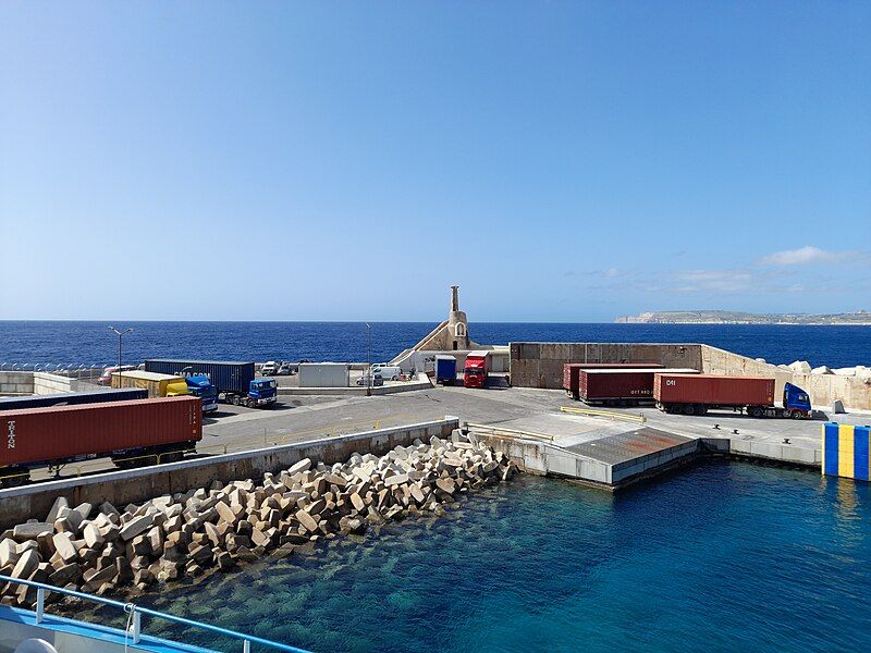 File:Ċirkewwa Harbour.jpg