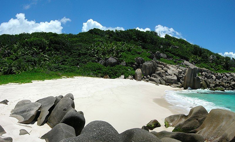 File:Anse Marron-La Digue-Seychelles.jpg