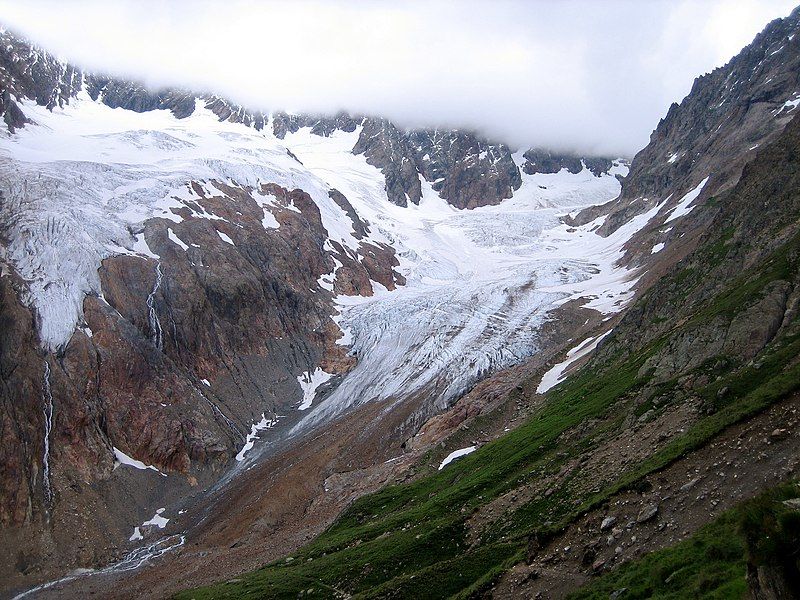 File:Chelengletscher-004.jpg