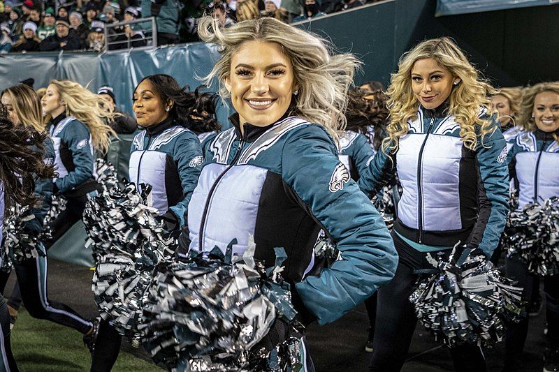 File:Eagles Cheerleaders 2021.jpg