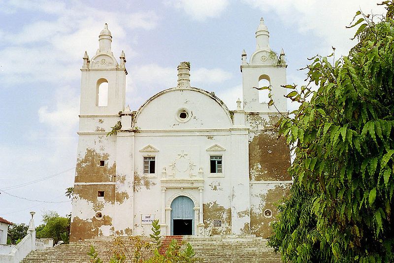 File:Eglise St Thomas.jpg