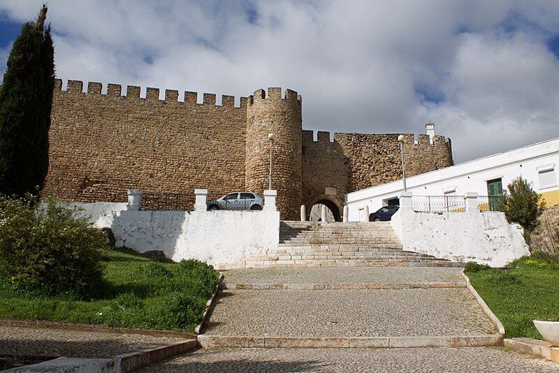 File:Estremoz (35636074673).jpg