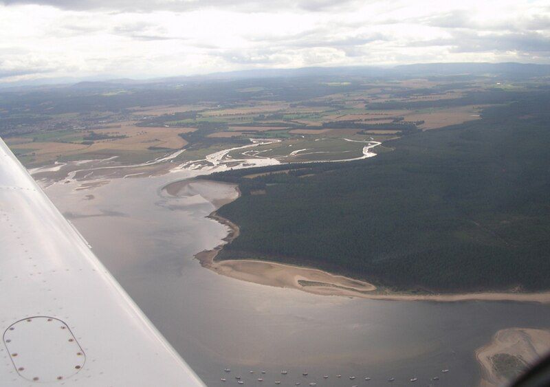 File:Findhorn Bay.jpg