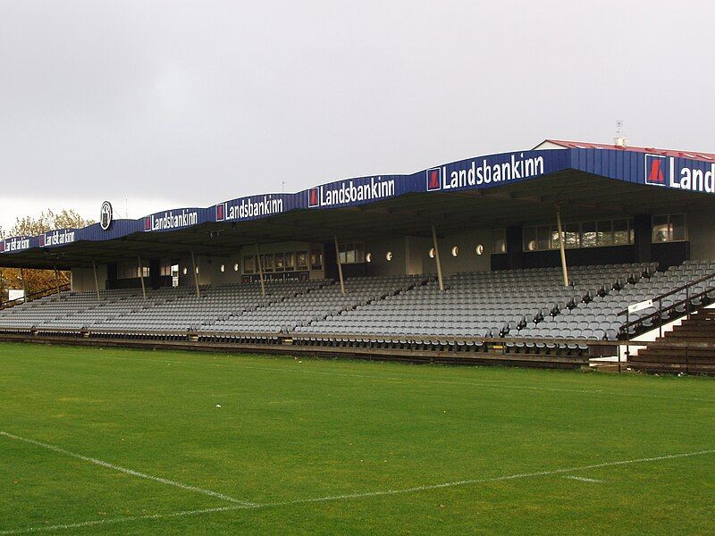 File:KR-völlur Main Stand.jpg