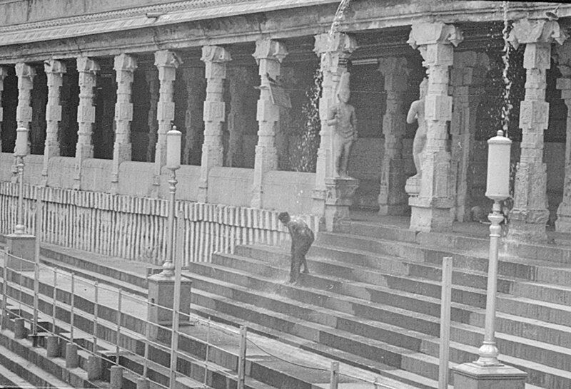 File:Madurai-Menakshi-0169.jpg