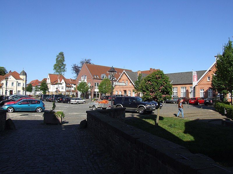 File:Marktplatz Bersenbrück.jpg