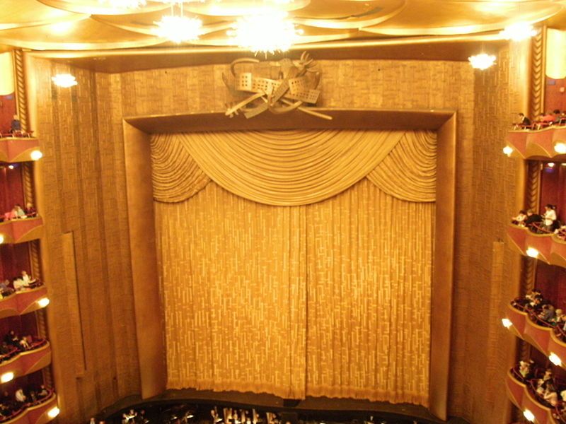 File:Metropolitan Opera curtain.jpg